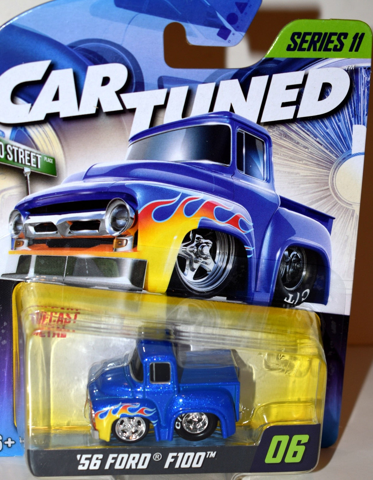 MGA Entertainment - CarTuned - 1956 Ford F100 Pickup Truck