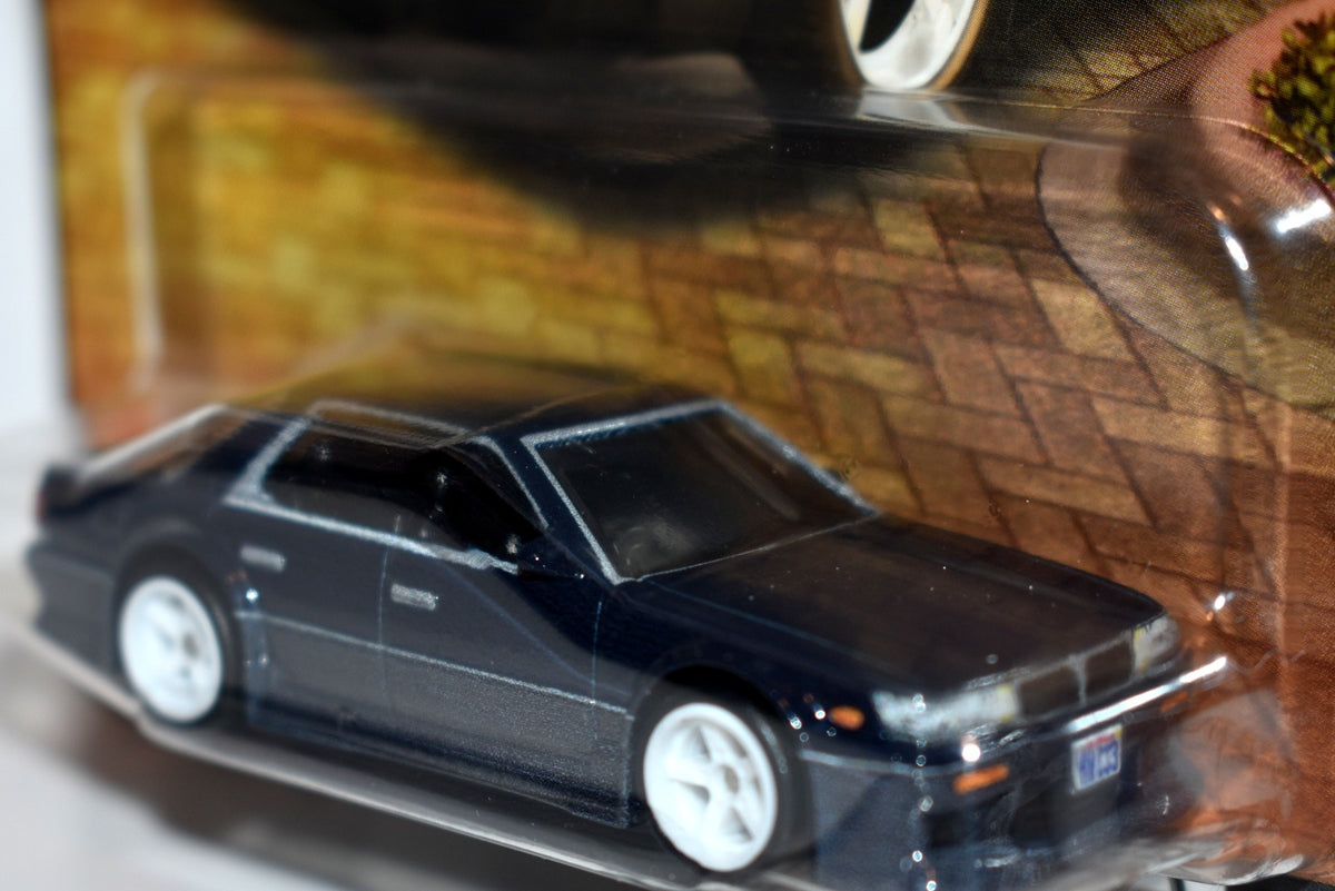 Hot Wheels Premium - Boulevard - Nissan Laurel C33