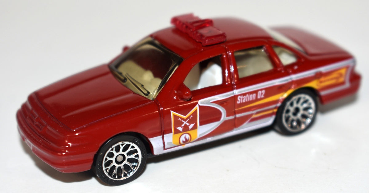 Matchbox - Ford Crown Victoria Fire Chief Car