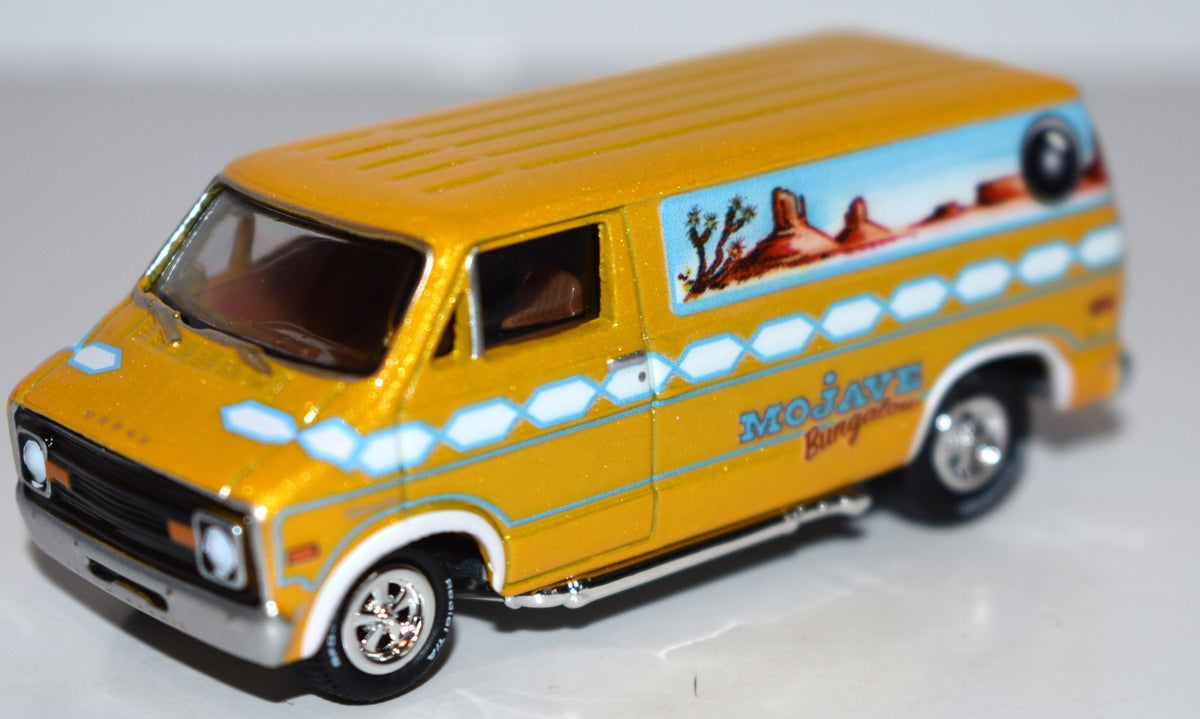 Johnny Lightning -  Mojave Bungalow - 1976 Dodge Tradesman Custom Van