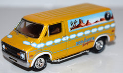 Johnny Lightning -  Mojave Bungalow - 1976 Dodge Tradesman Custom Van