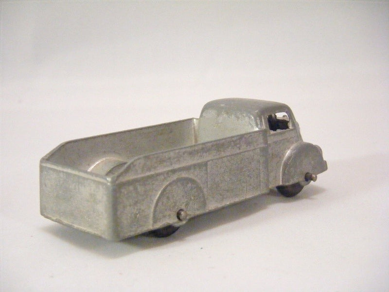 Tootsietoy Post War Box Truck (1947)