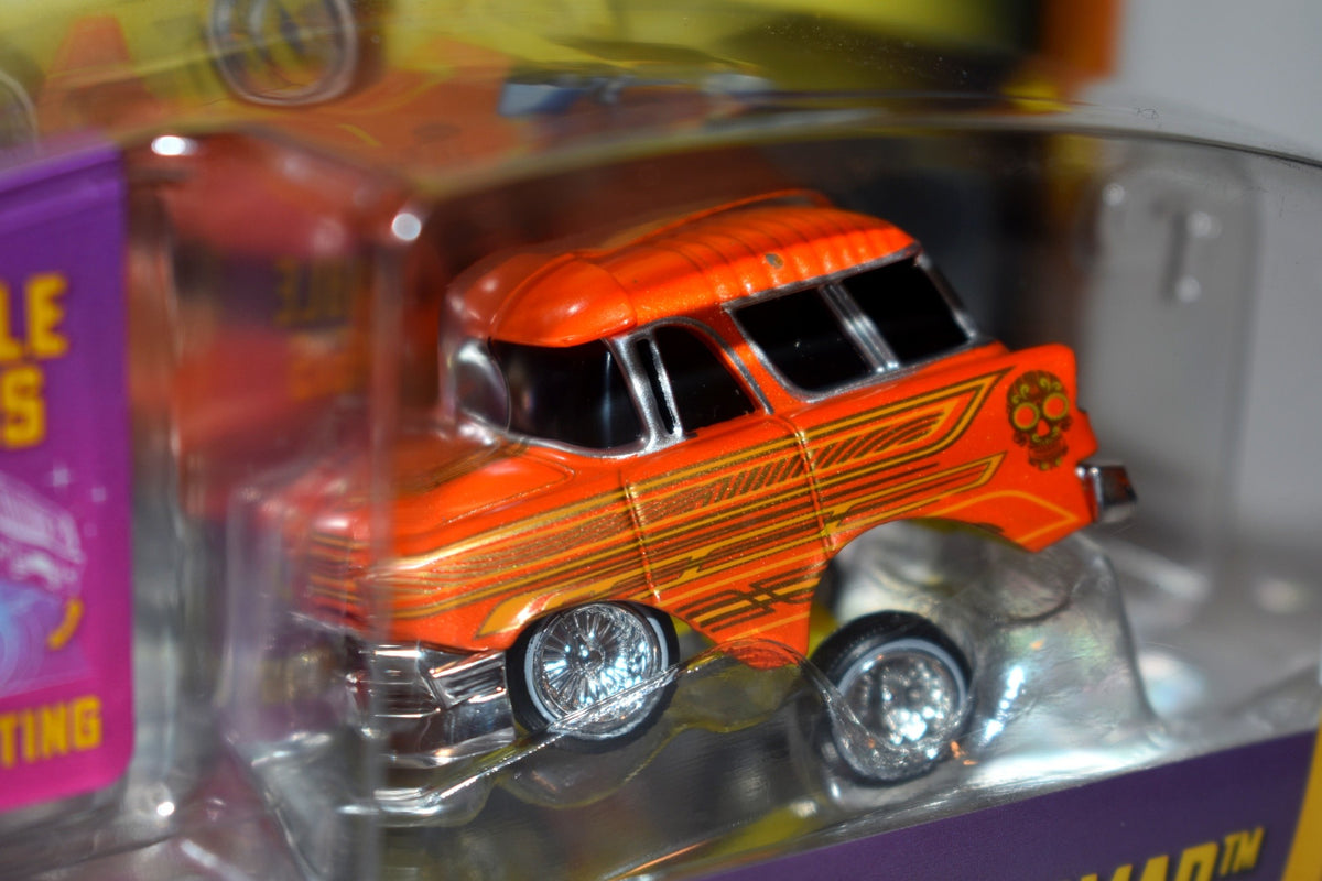 MGA Entertainment - CarTuned Lowriders - 1956 Chevy Nomad Lowrider