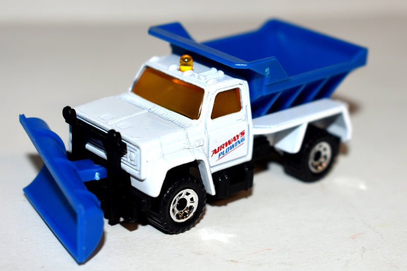 Matchbox - Chevrolet Airways Snow Plow and Salt Spreader
