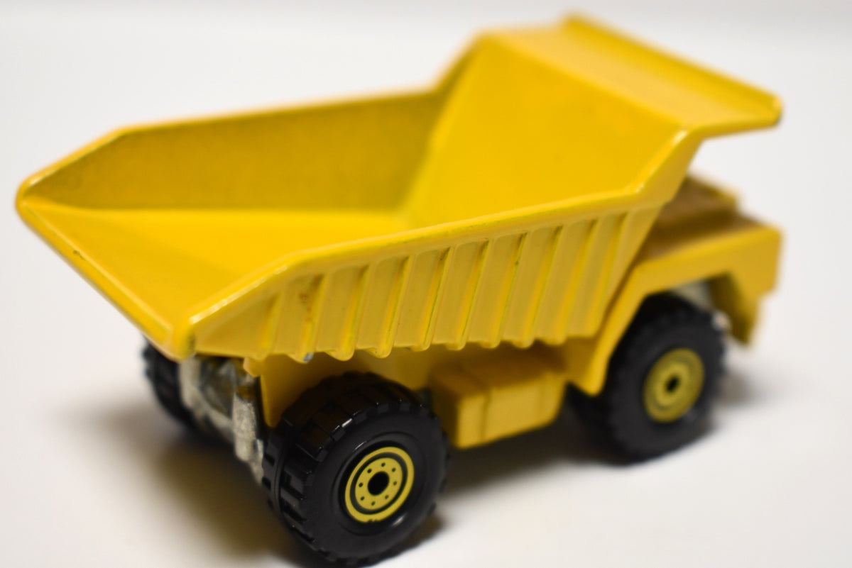 Hot Wheels -  CAT Dump Truck