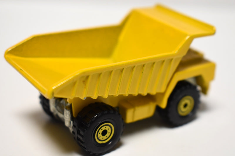 Hot Wheels -  CAT Dump Truck