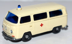 Wiking (HO Scale) 1968 VW T2 Ambulance Van