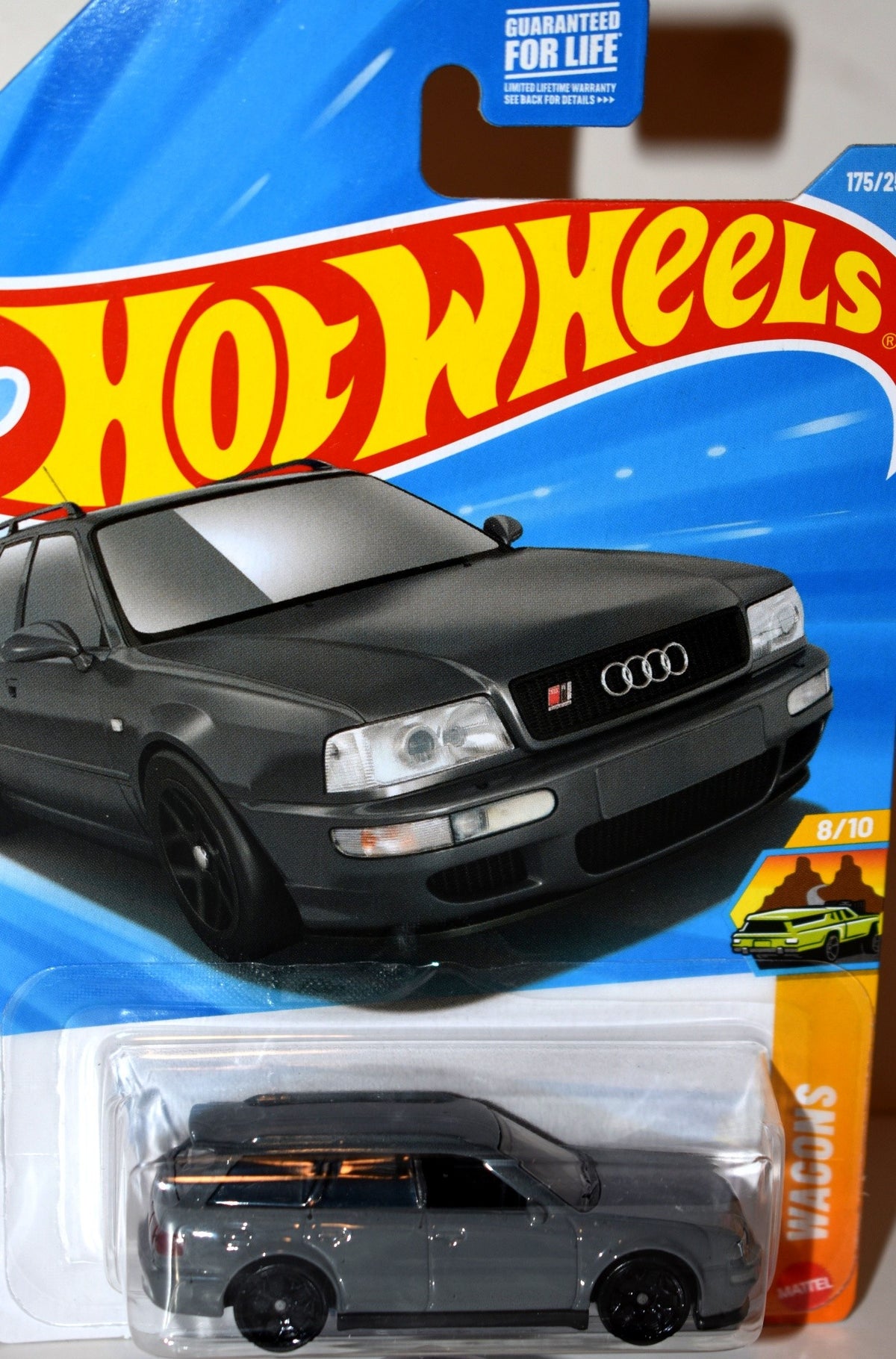 Hot Wheels 1994 Audi Avant RS2 Station Wagon