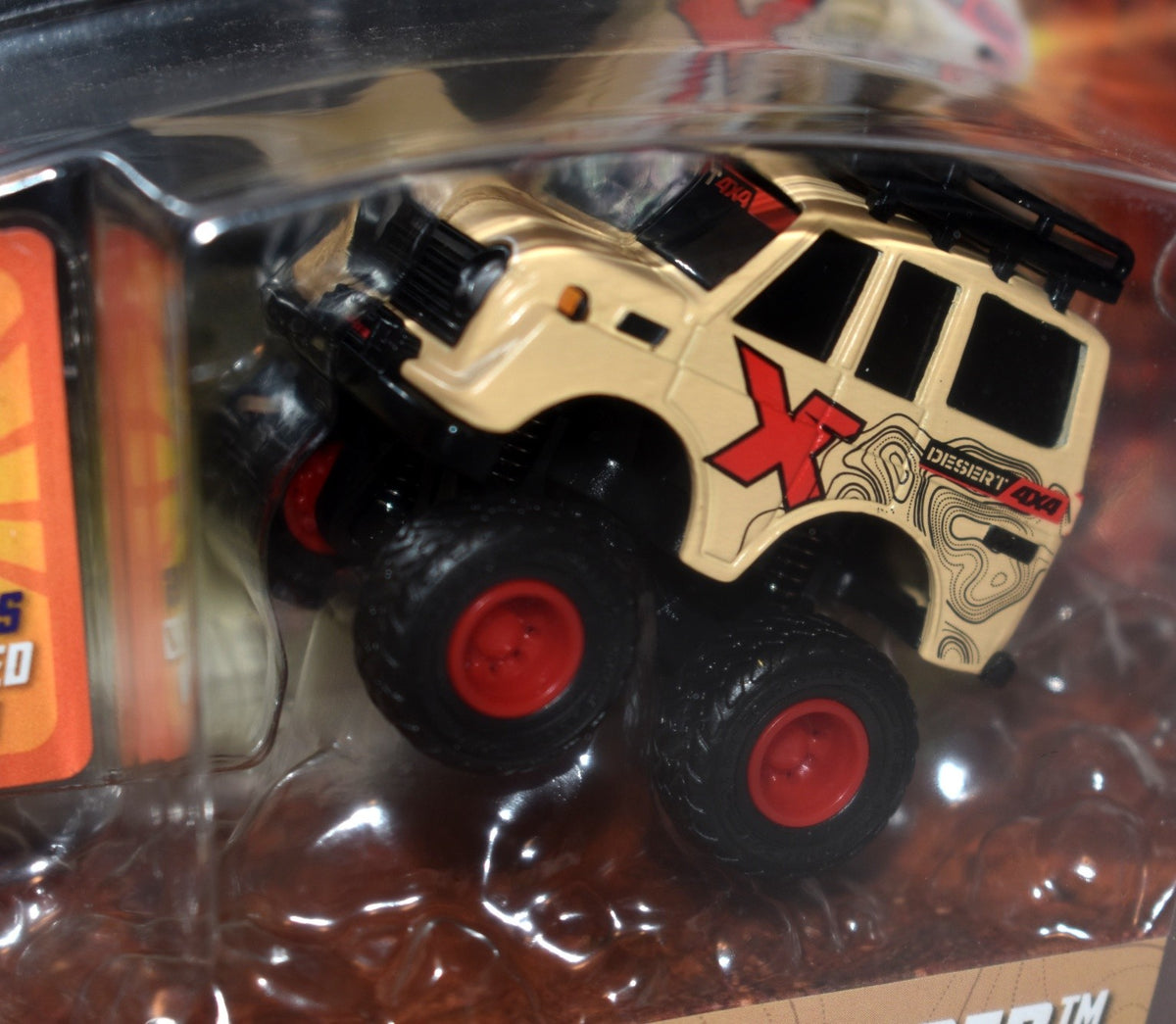 MGA Entertainment - CarTuned Lifted - 1960's Toyota Land Cruiser
