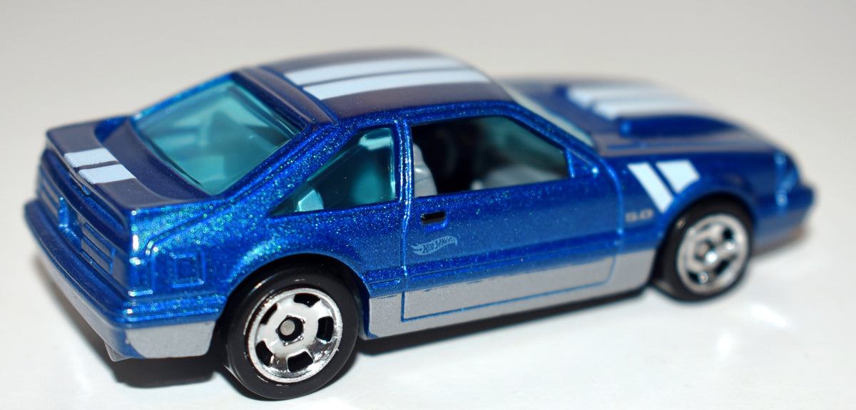 Hot Wheels -  1992 Fox Bodied Ford Mustang Coupe-2
