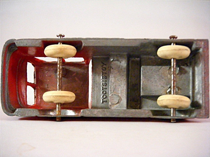 Tootsietoy 1949 American La France Pumper (Rare White Wheels)