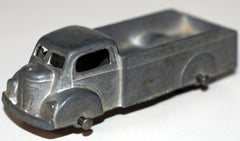 Tootsietoy Post War Box Truck (1947) - 75+ years old!-1