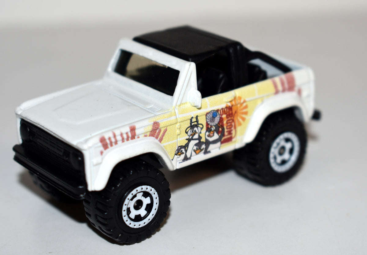 Matchbox Penguins of Madagascar Ford Bronco 4x4-1
