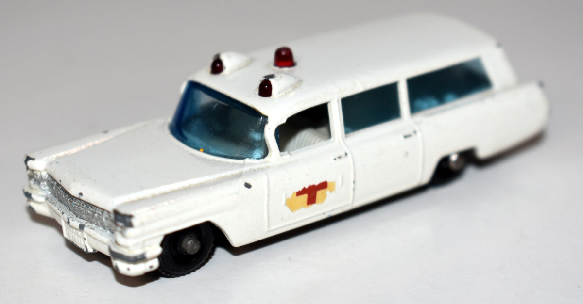 Matchbox Regular Wheels (54B-2) S&S Cadillac Ambulance-1