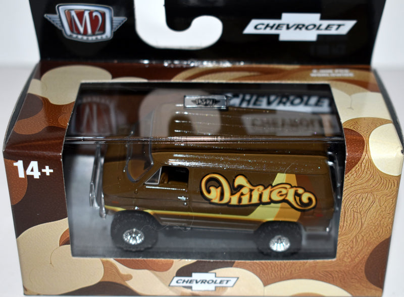 M2 Machines Autothentics -  1971 Chevrolet G10 4x4 Van - Drifter-1