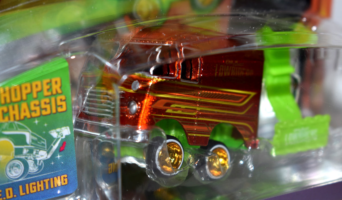 MGA Entertainment - CarTuned Lowriders - 1954 Grumman Olson StepVan