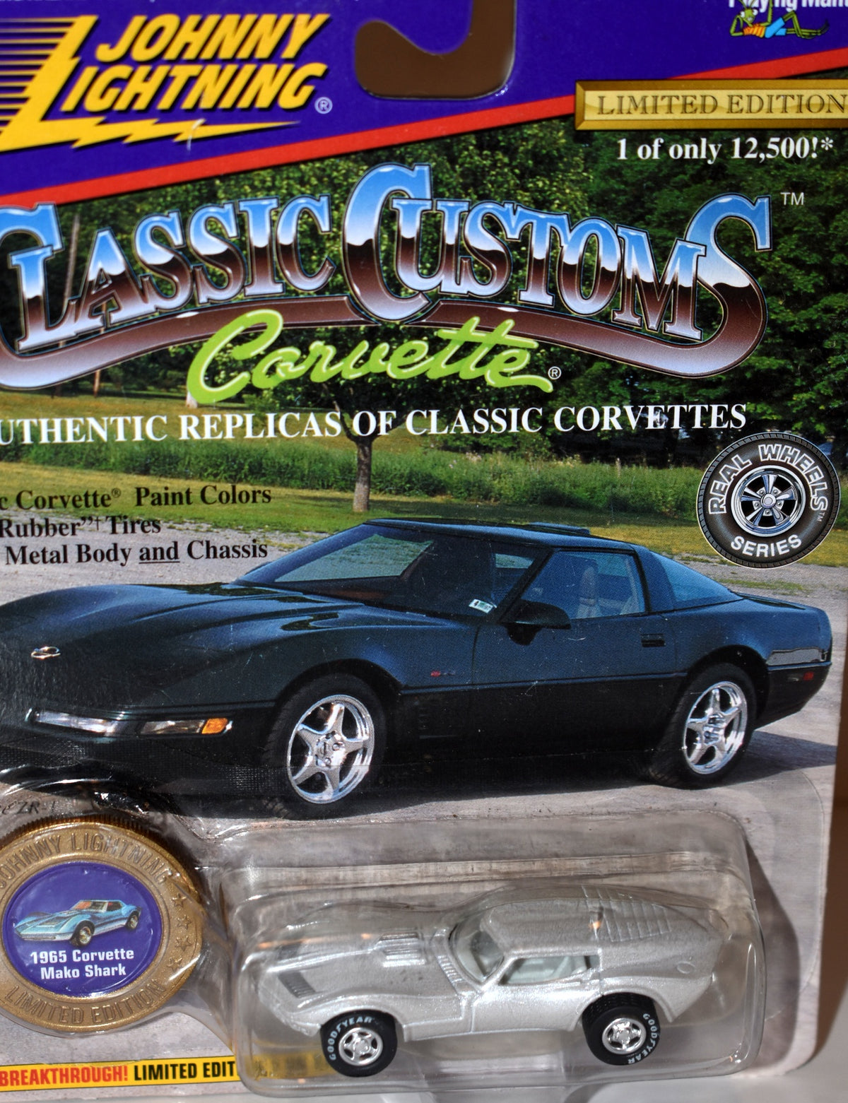 Johnny Lightning - Classic Customs Corvette - 1965 Chevrolet Corvette Mako Shark