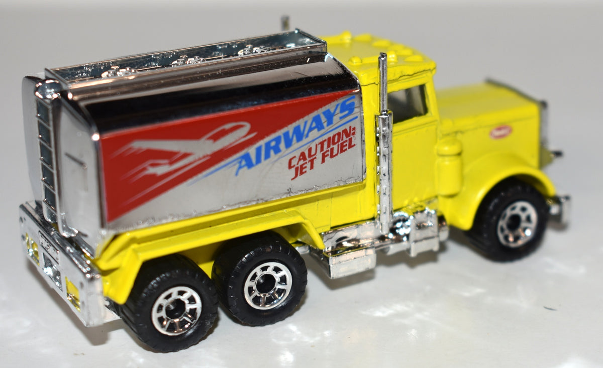 Matchbox - Peterbilt Airways Jet Fuel Tanker-2