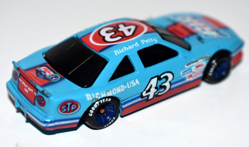 Racing Champions - Petty Farewell Tour Pontiac Grand Prix - Richmond - The Action Track-2