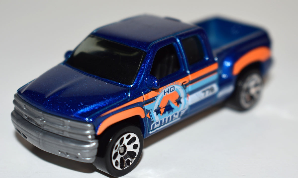 Matchbox - Chevrolet Silverado Rescue Chief Pickup Truck